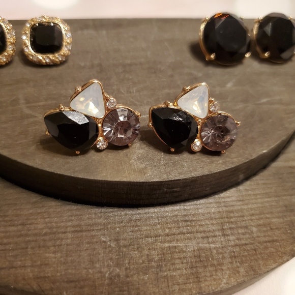 2 for $20 Nwt Black Stone Gold Earrings Set - Picture 4 of 6